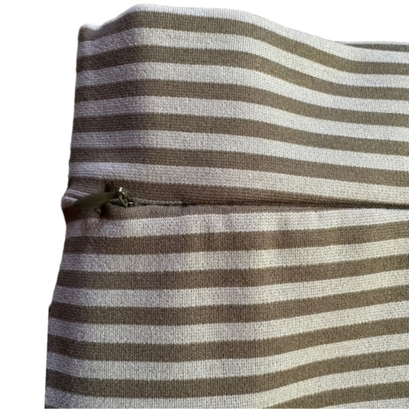 Toad Co Transita Skirt Sage Green Gray Stretch Size Small Stretchy - Picture 6 of 8